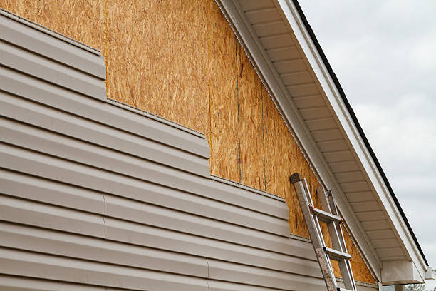 Professional Siding Contractor technician working in Conneautville, PA